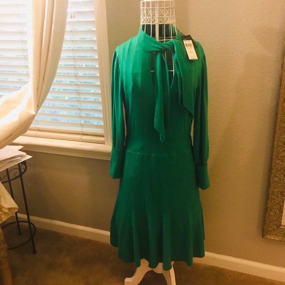 BCBG MAXAZRIA MID LENGTH DRESS